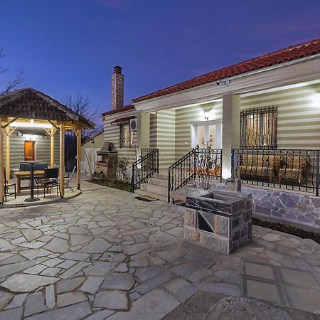 Vila 1 Korce Exteriér fotografie
