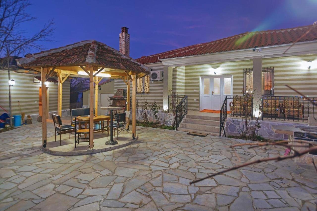 Vila 1 Korce Exteriér fotografie